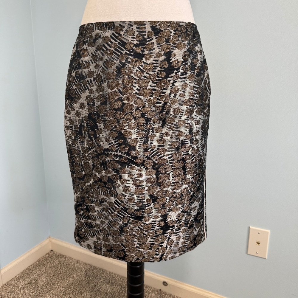 Lafayette 148 pencil‎ skirt with a textured pattern Size 10